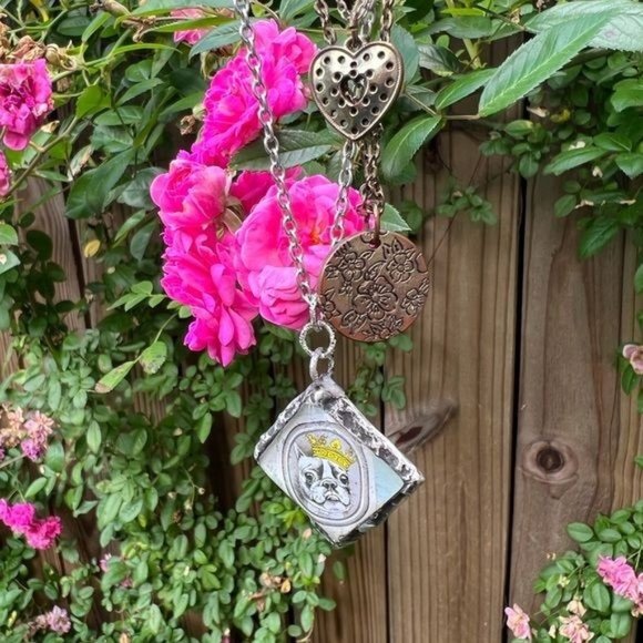 Artisan French Bulldog Glass Pendant with Silver Blend Cabochon “I am the King” - Picture 3 of 12